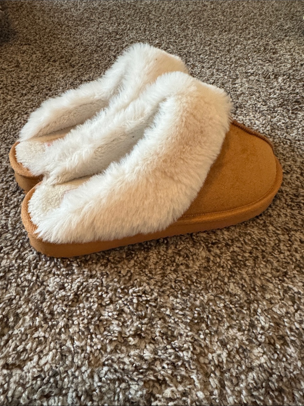 Cozy Faux-Fur Slide Slippers in Tan